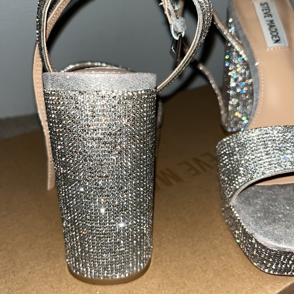 steve madden size 8 rhinestone heels - Picture 3 of 4